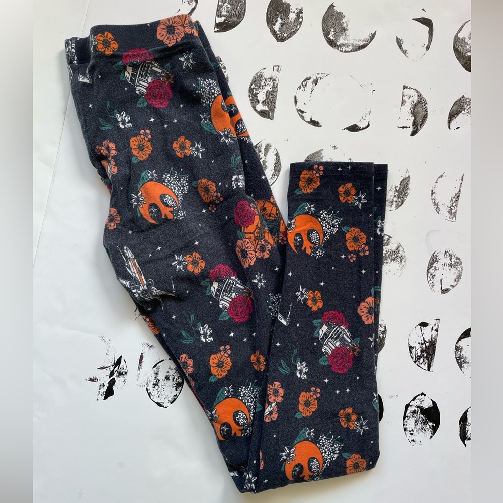 Her Universe Floral Rebel Leggings Size Medium